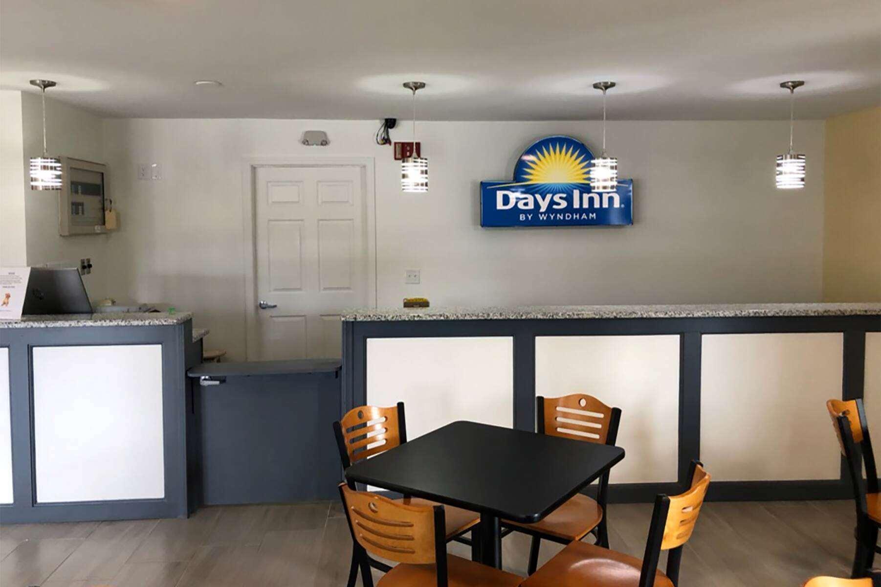 Days Inn By Wyndham Cape Carteret Near Emerald Isle Exterior foto